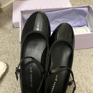 Steve Madden Girl Mary Jane Shoes (Enamel) Women's Size 7 and Size 7.5